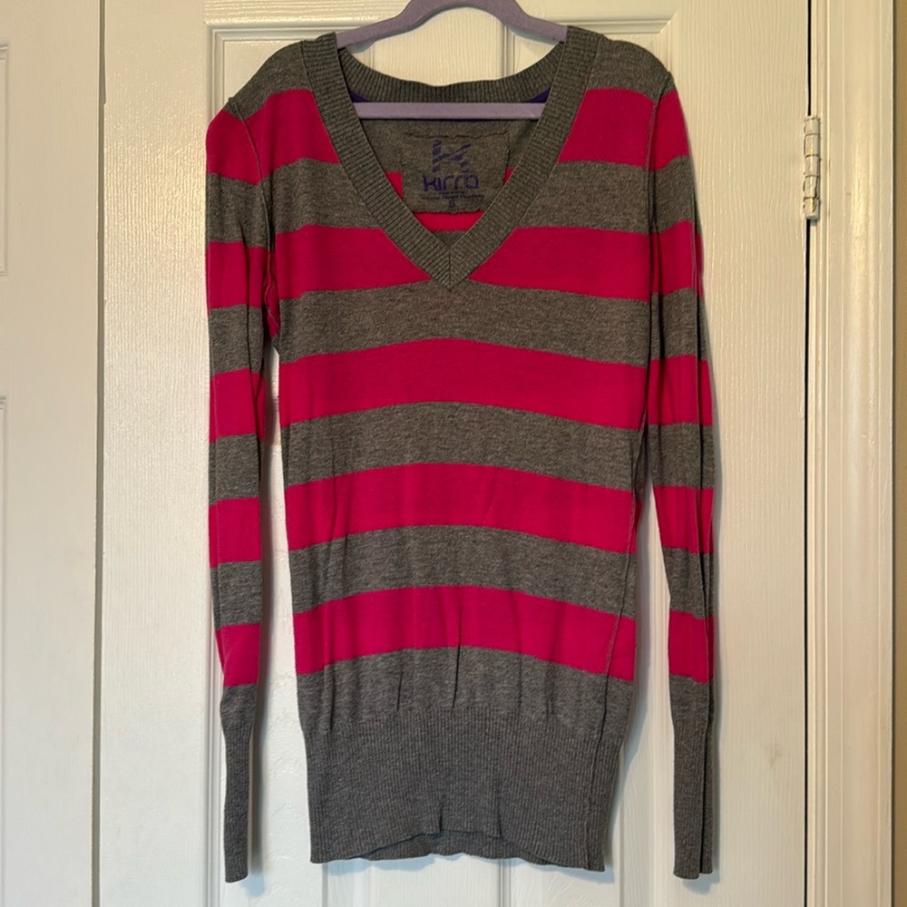 💜 Kirra Striped V-neck Sweater